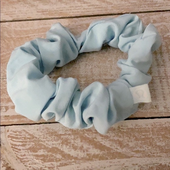 lululemon athletica Accessories - 🦋 Lululemon Scrunchie 🦋 NWOT